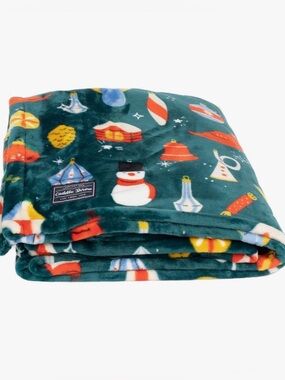 NWT Lug Cuddle Throw Retro Ornaments